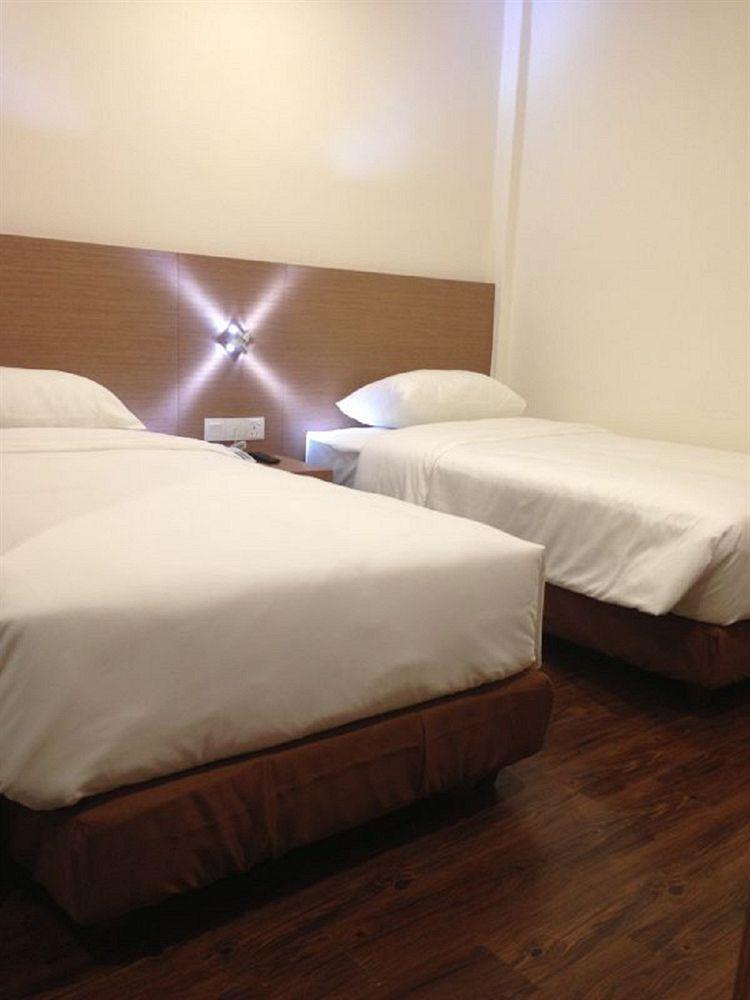 Nagoya Inn Hotel Kuah Exterior foto